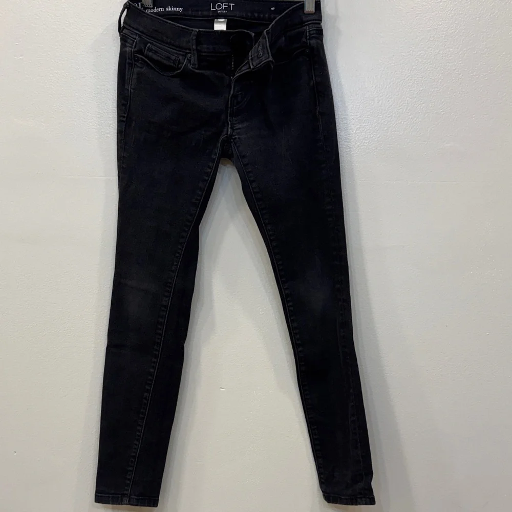 LOFT Women's Skinny Jeans in Black and Dark Blue - Picture 3 of 14